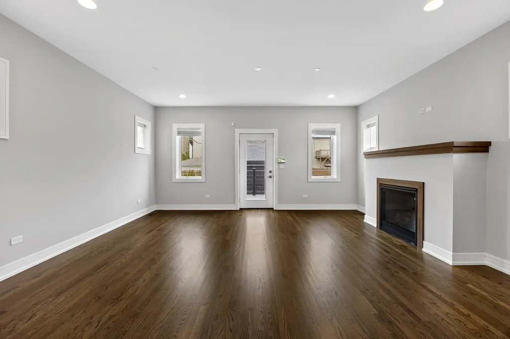 3231 South Shields Avenue Chicago IL 60616