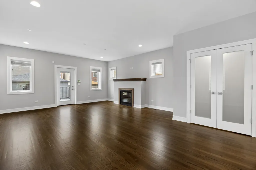 3231 South Shields Avenue Chicago IL 60616