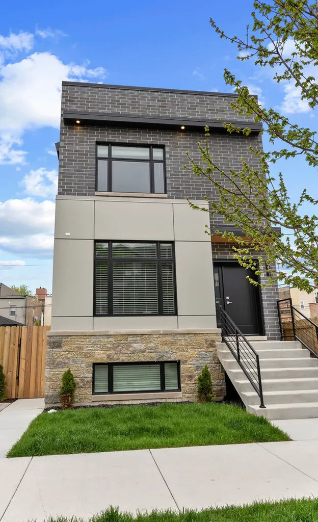 3231 South Shields Avenue Chicago IL 60616
