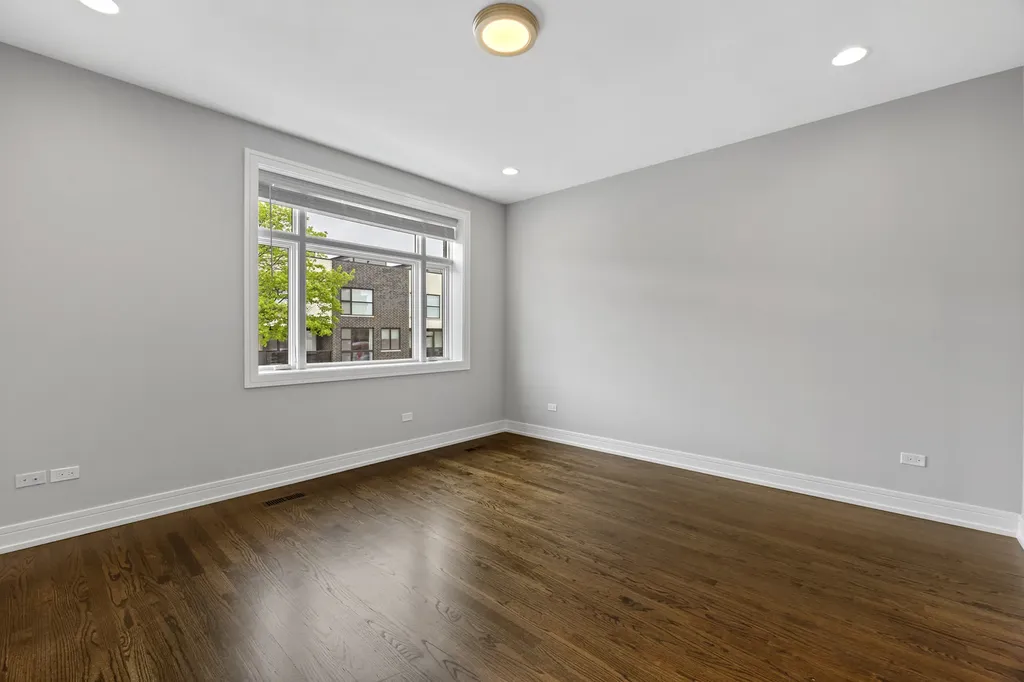 3231 South Shields Avenue Chicago IL 60616