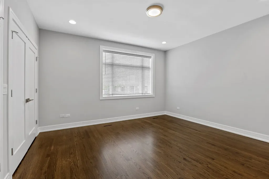 3231 South Shields Avenue Chicago IL 60616