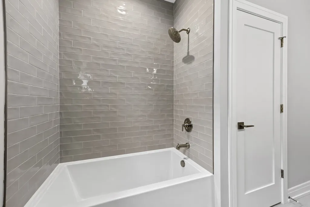 3231 South Shields Avenue Chicago IL 60616