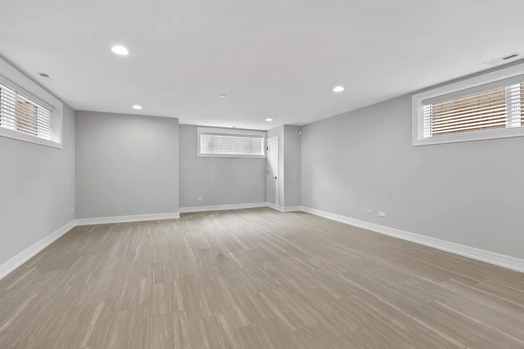 3231 South Shields Avenue Chicago IL 60616
