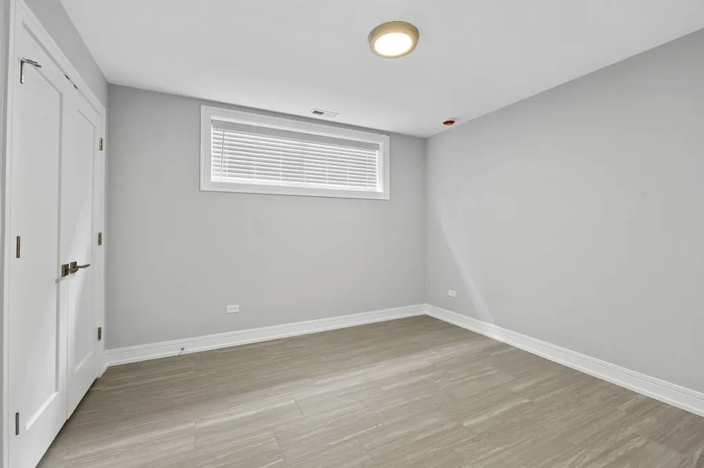 3231 South Shields Avenue Chicago IL 60616