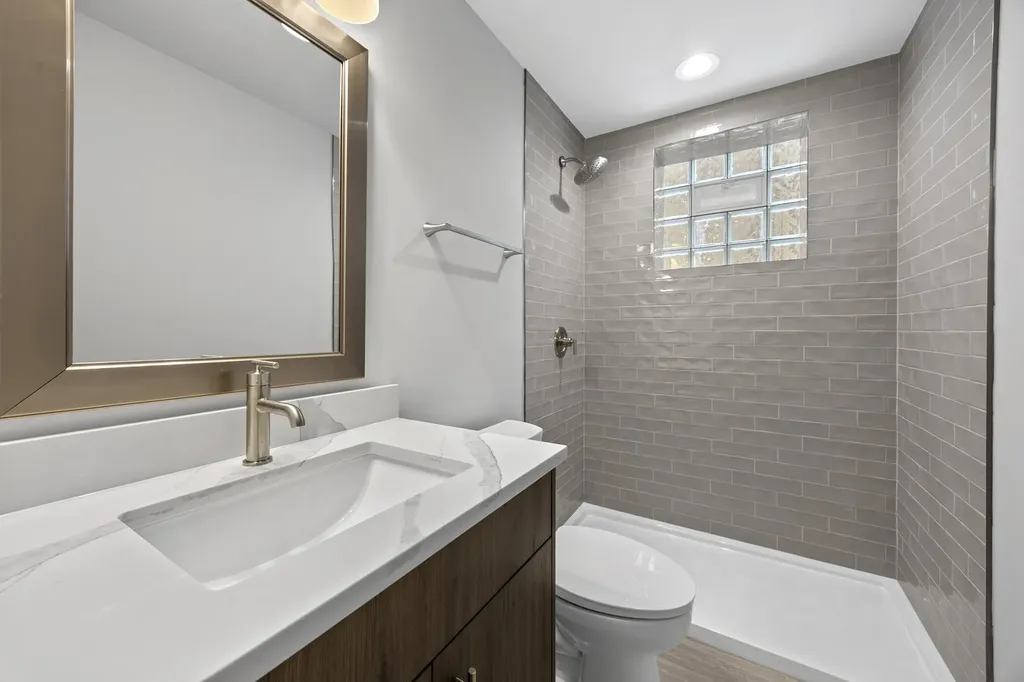 3231 South Shields Avenue Chicago IL 60616