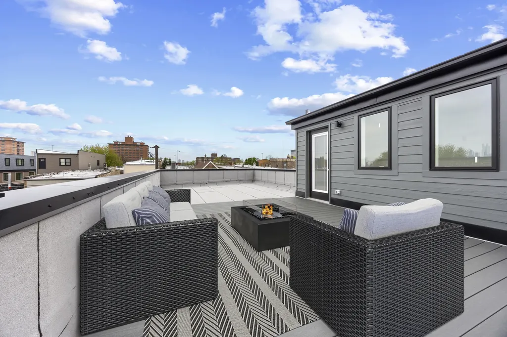 3231 South Shields Avenue Chicago IL 60616