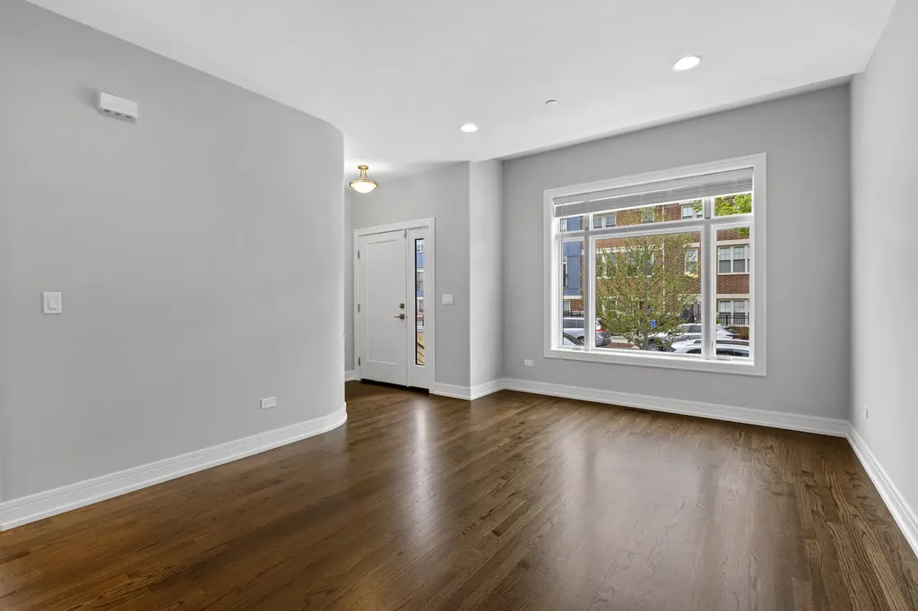 3231 South Shields Avenue Chicago IL 60616