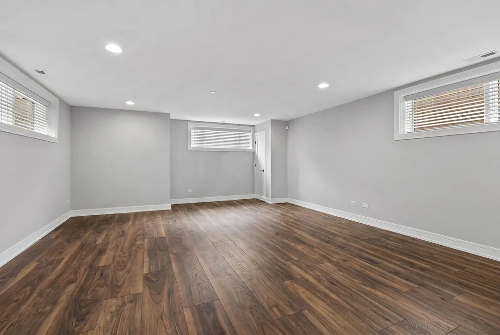 3231 South Shields Avenue Chicago IL 60616