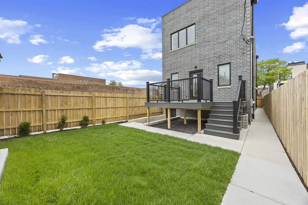 3231 South Shields Avenue Chicago IL 60616