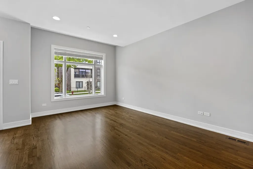 3231 South Shields Avenue Chicago IL 60616