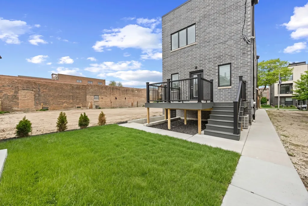 3231 South Shields Avenue Chicago IL 60616