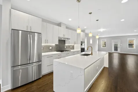 3231 South Shields Avenue Chicago IL 60616
