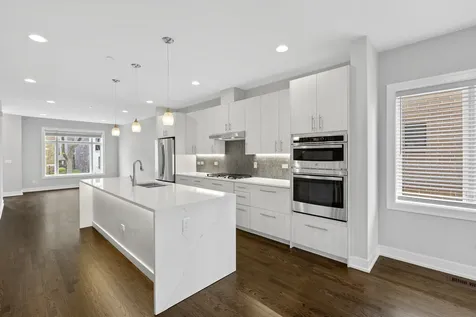 3231 South Shields Avenue Chicago IL 60616