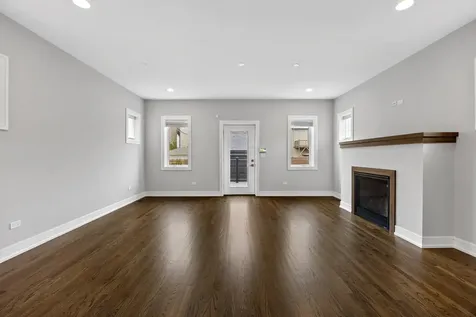 3231 South Shields Avenue Chicago IL 60616