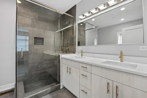 3231 South Shields Avenue Chicago IL 60616
