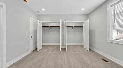3231 South Shields Avenue Chicago IL 60616