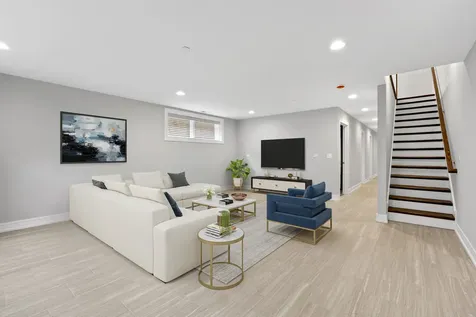 3231 South Shields Avenue Chicago IL 60616