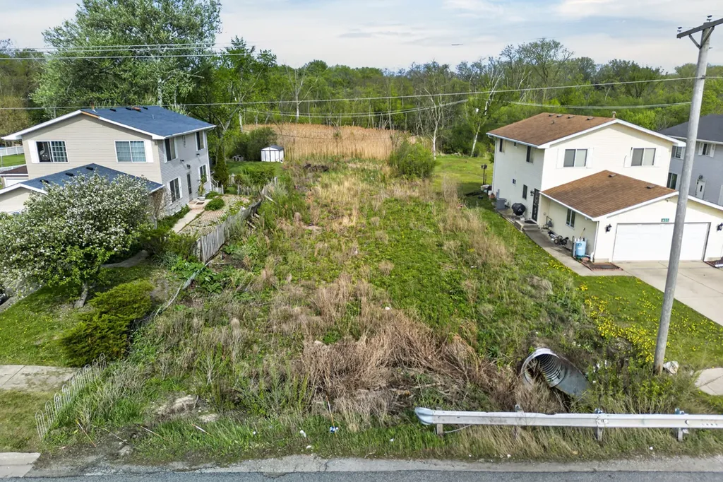 635 North Columbine Avenue Lombard IL 60148
