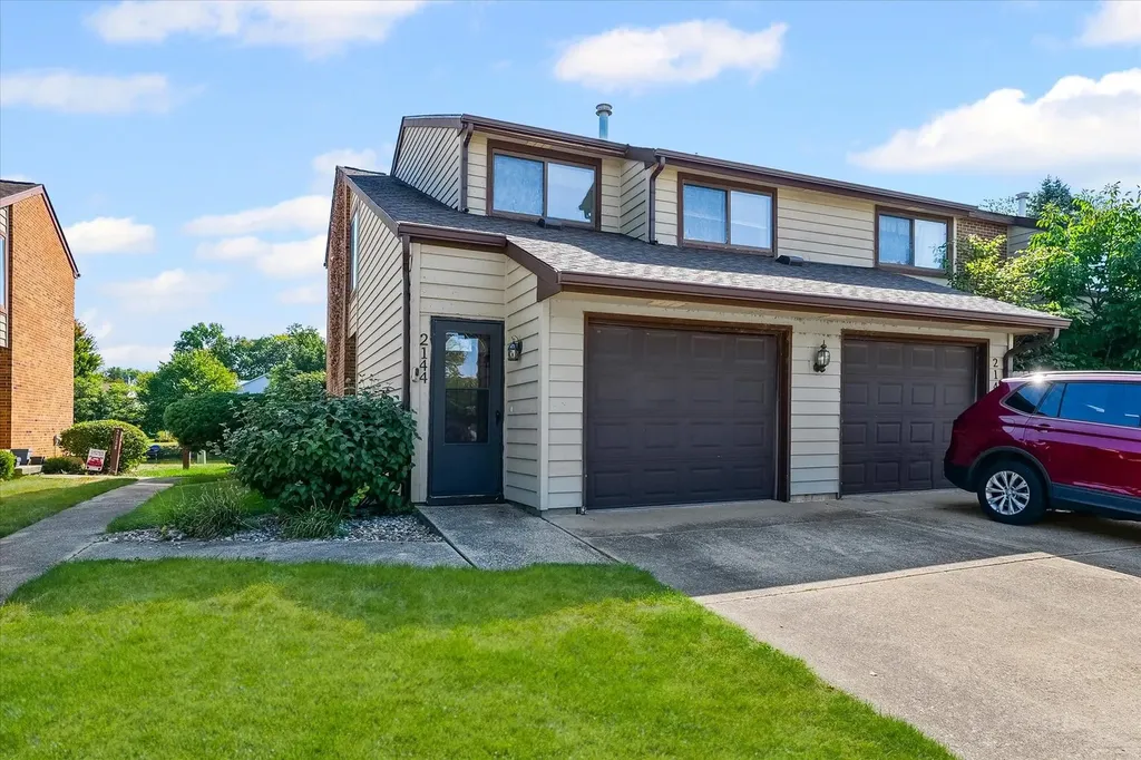 2144 Harbortown Circle Champaign IL 61821