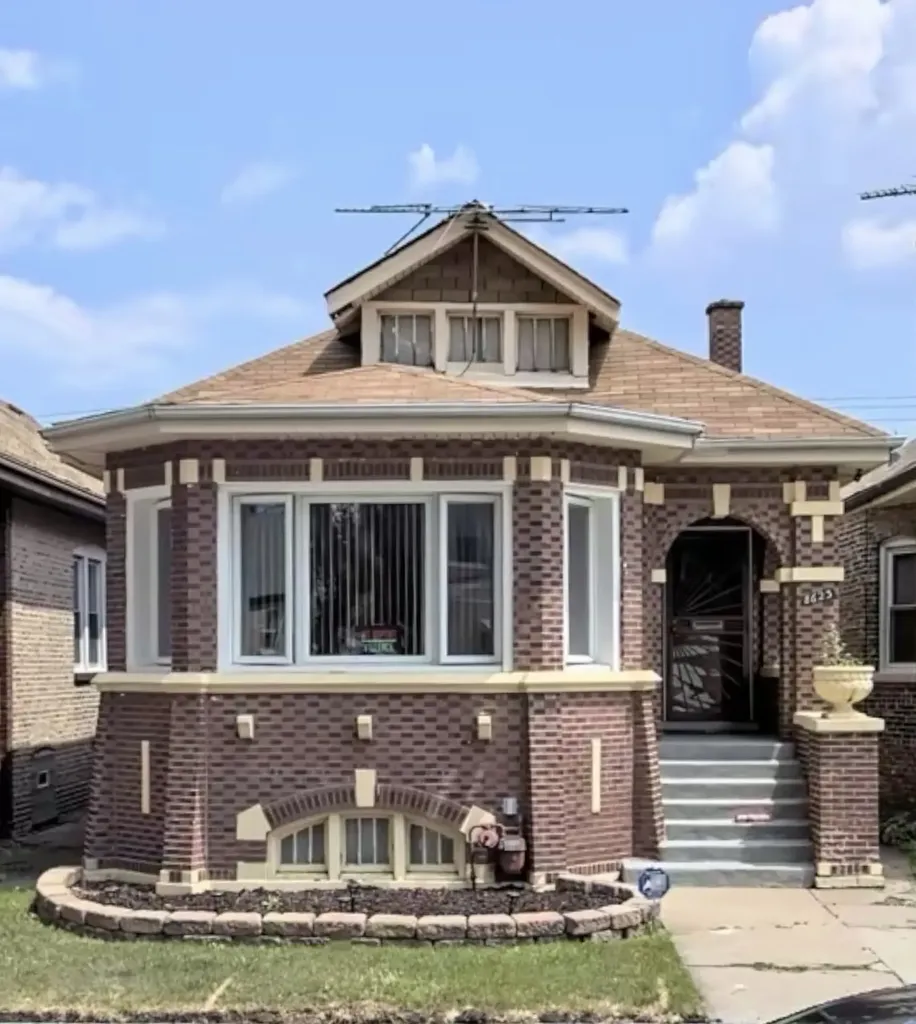 8623 South Wood Avenue Chicago IL 60620