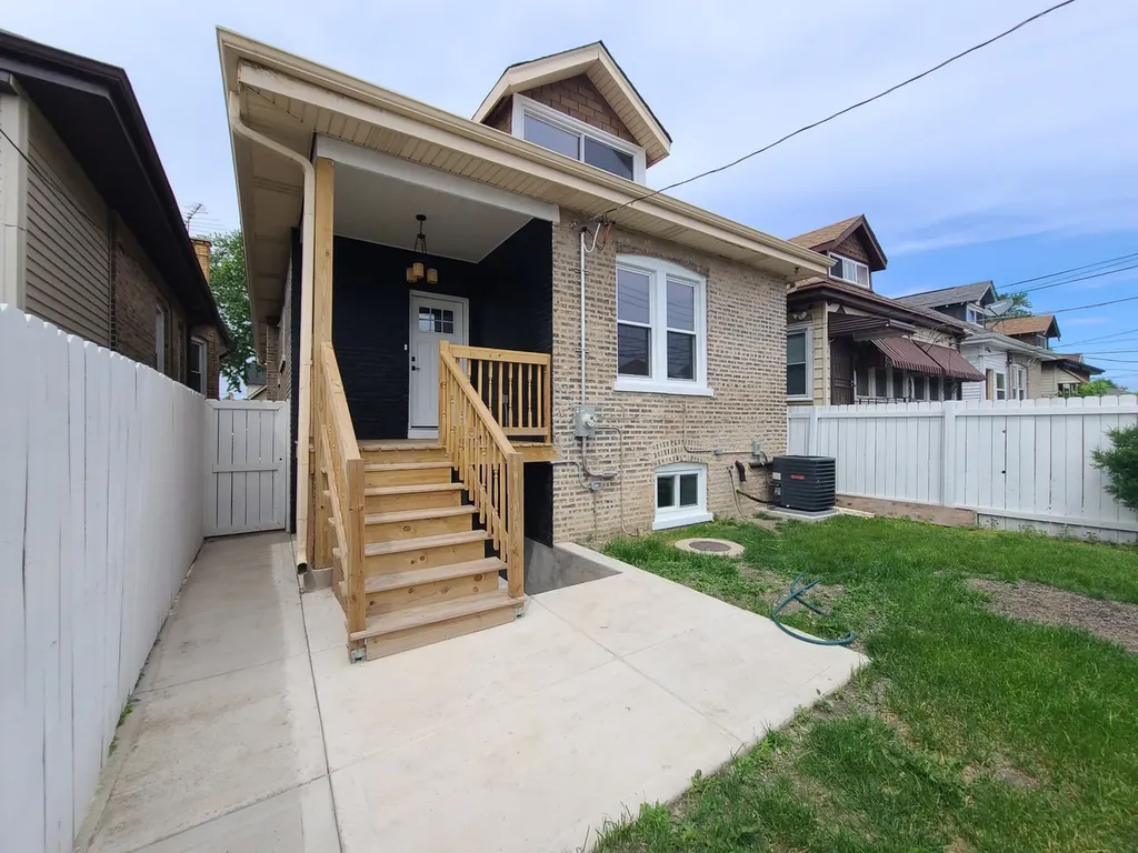 8623 South Wood Avenue Chicago IL 60620