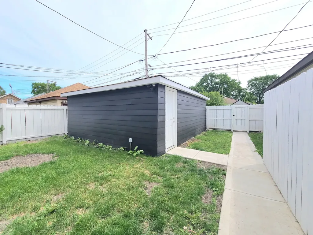 8623 South Wood Avenue Chicago IL 60620