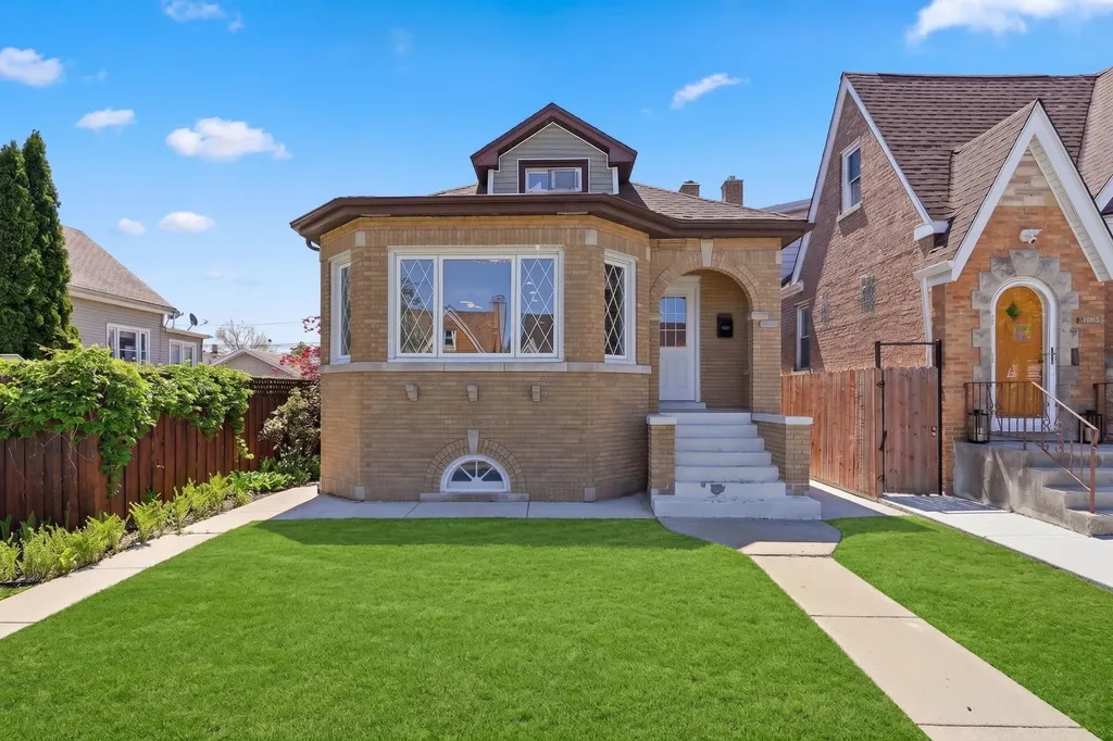 5853 West Newport Avenue Chicago IL 60634