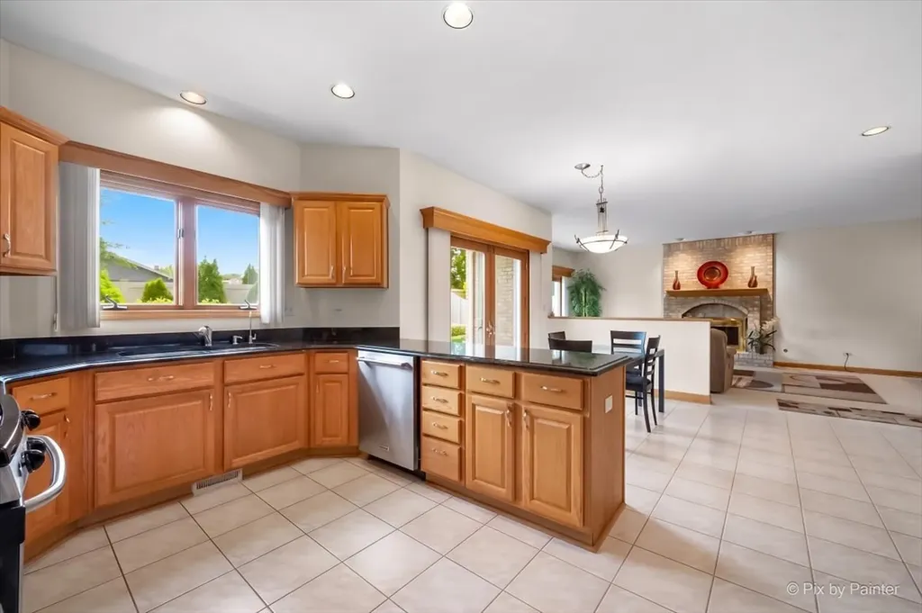 958 West Stonehedge Drive Addison IL 60101