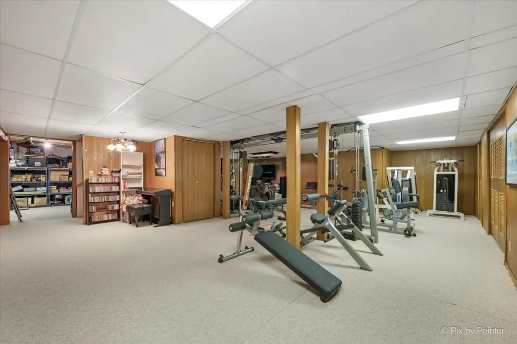 958 West Stonehedge Drive Addison IL 60101