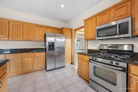 958 West Stonehedge Drive Addison IL 60101