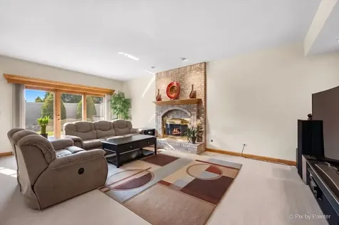 958 West Stonehedge Drive Addison IL 60101