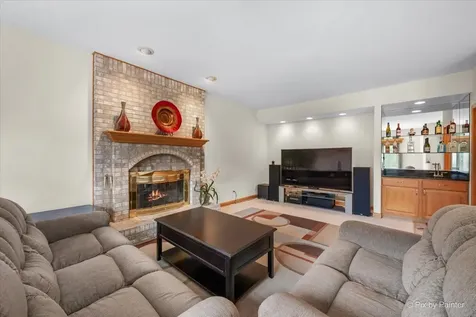 958 West Stonehedge Drive Addison IL 60101