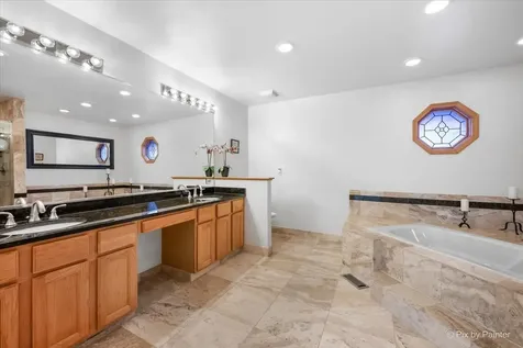 958 West Stonehedge Drive Addison IL 60101