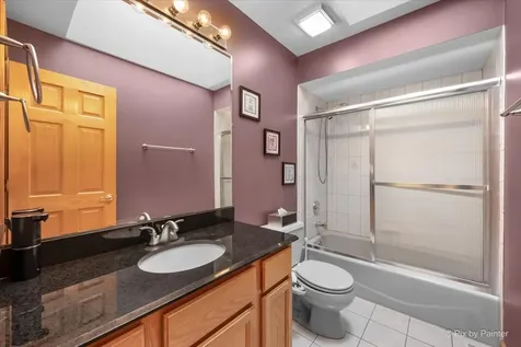 958 West Stonehedge Drive Addison IL 60101