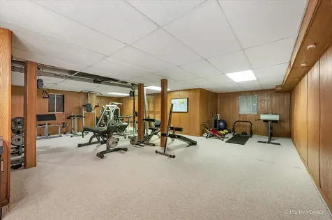 958 West Stonehedge Drive Addison IL 60101