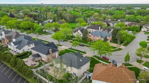 958 West Stonehedge Drive Addison IL 60101