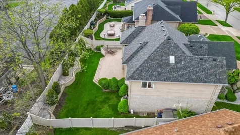 958 West Stonehedge Drive Addison IL 60101