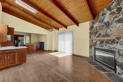 2042 West Spring Ridge Drive Arlington Heights IL 60004
