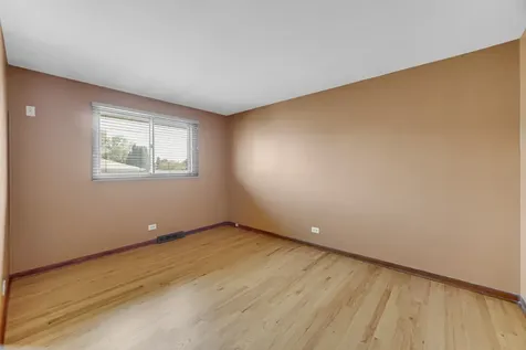 2042 West Spring Ridge Drive Arlington Heights IL 60004