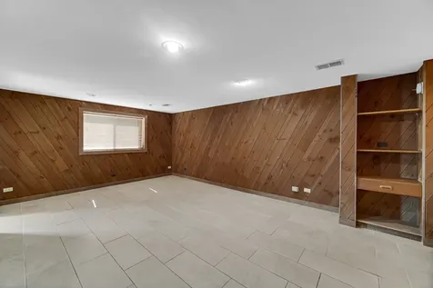 2042 West Spring Ridge Drive Arlington Heights IL 60004