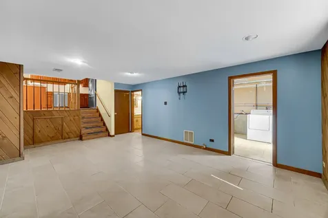 2042 West Spring Ridge Drive Arlington Heights IL 60004