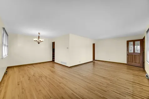 2042 West Spring Ridge Drive Arlington Heights IL 60004