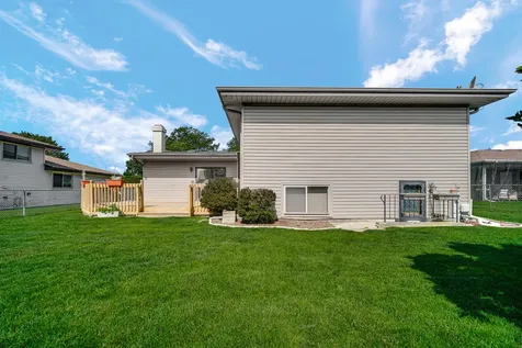 2042 West Spring Ridge Drive Arlington Heights IL 60004