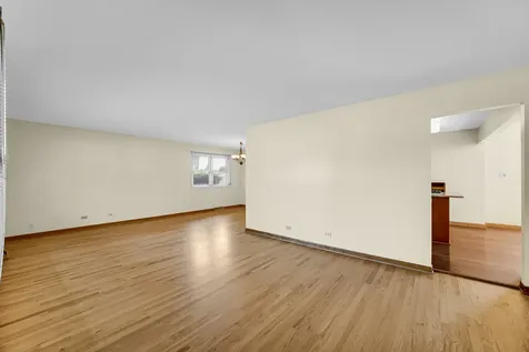 2042 West Spring Ridge Drive Arlington Heights IL 60004