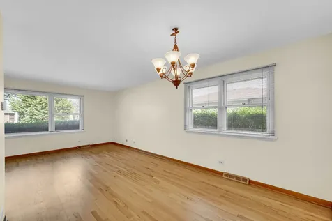2042 West Spring Ridge Drive Arlington Heights IL 60004