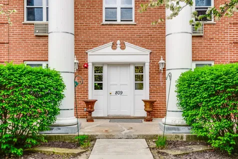 809 East Miner Street Arlington Heights IL 60004