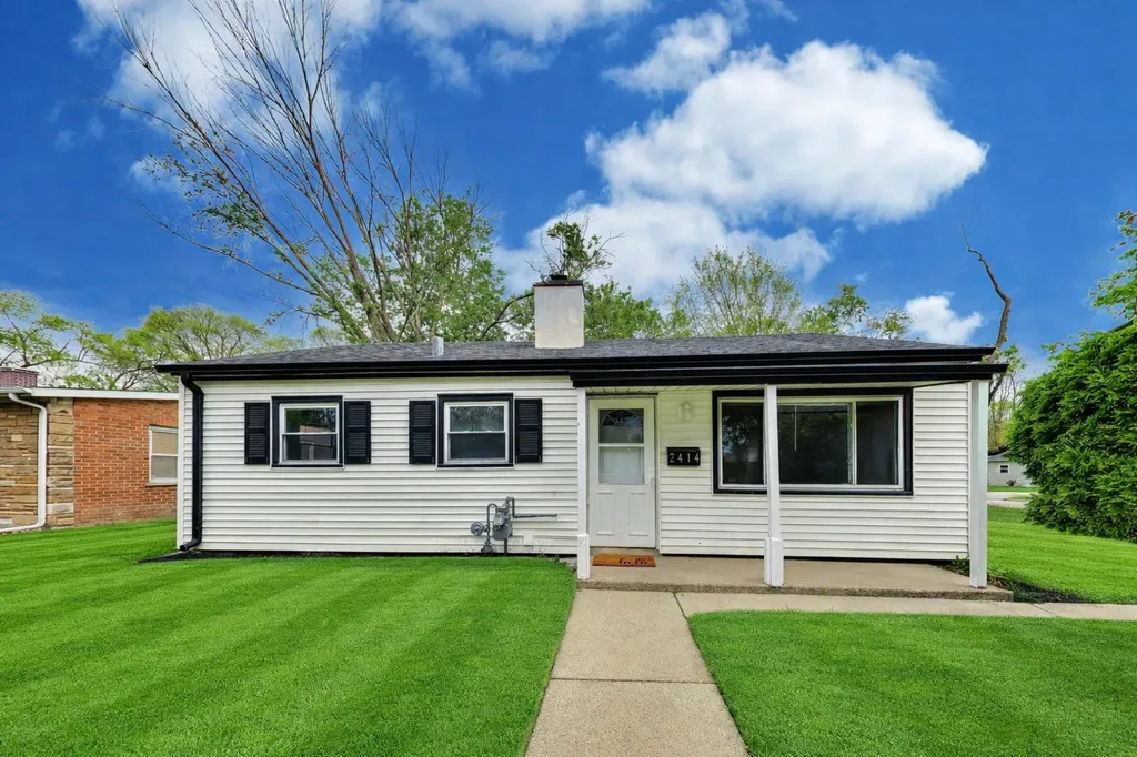 2414 Circle Drive Hazel Crest IL 60429