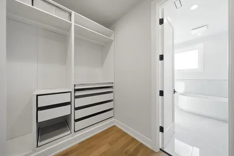 2457 West Byron Street Chicago IL 60618