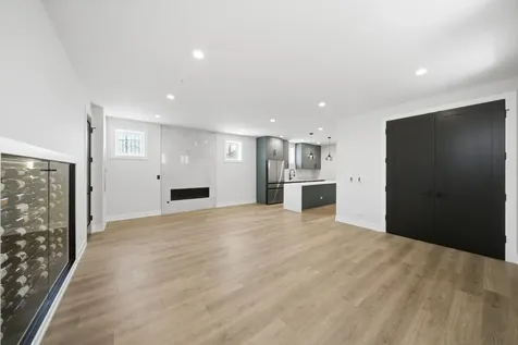 2457 West Byron Street Chicago IL 60618