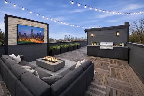 2457 West Byron Street Chicago IL 60618